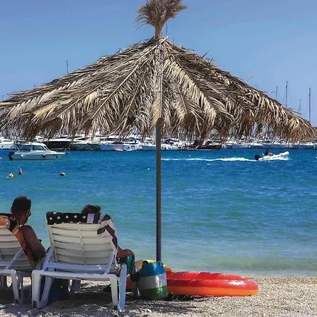 Gorgeous In Seget Donji Apartamento Trogir