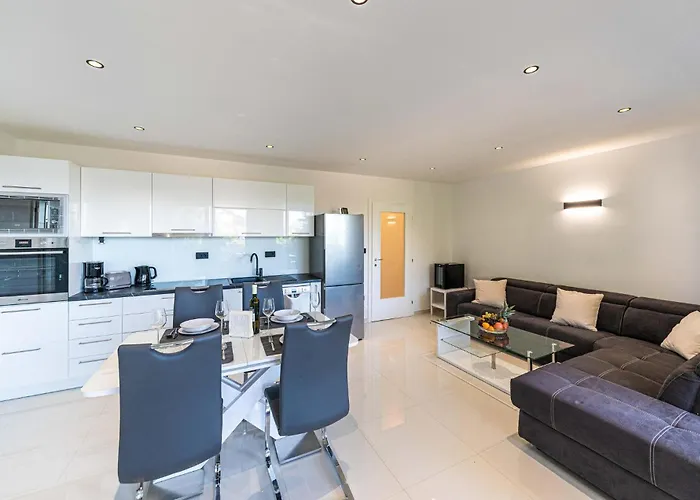 Apartman Gorgeous In Seget Donji Trogir