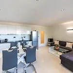 Apartment Cozy In Seget Donji With Wifi Trogir