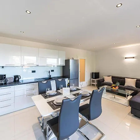 Gorgeous In Seget Donji Appartamento *