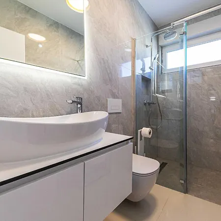 Apartment Beautiful In Seget Donji With Kitchen Trogir